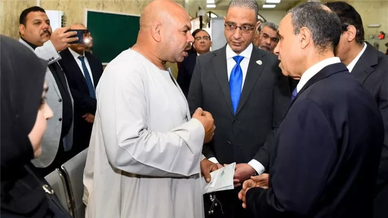 وزير الخارجية يعيد افتتاح مكتب تصديقات أحمد عرابي بالمهندسين عقب رفع كفاءته