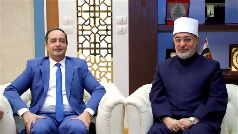 مفتي الجمهورية يستقبل مدير صندوق مكافحة الإدمان لتعزيز الجهود في مواجهة تعاطي المخدرات