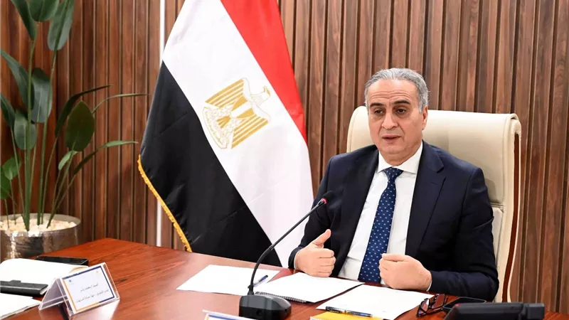 حماية المستهلك يضبط 3 أطنان زيت وخل مجهولة المصدر داخل مخزن غير مرخص بالشرقية