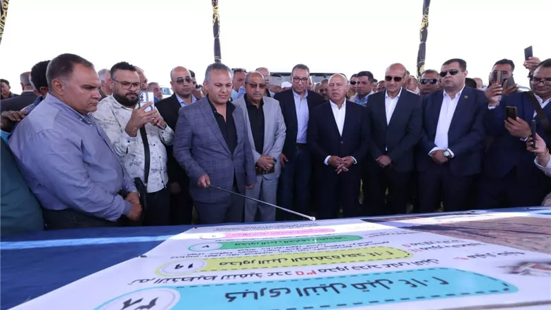 وزير النقل يشهد تشغيل محور الفشن ببني سويف 