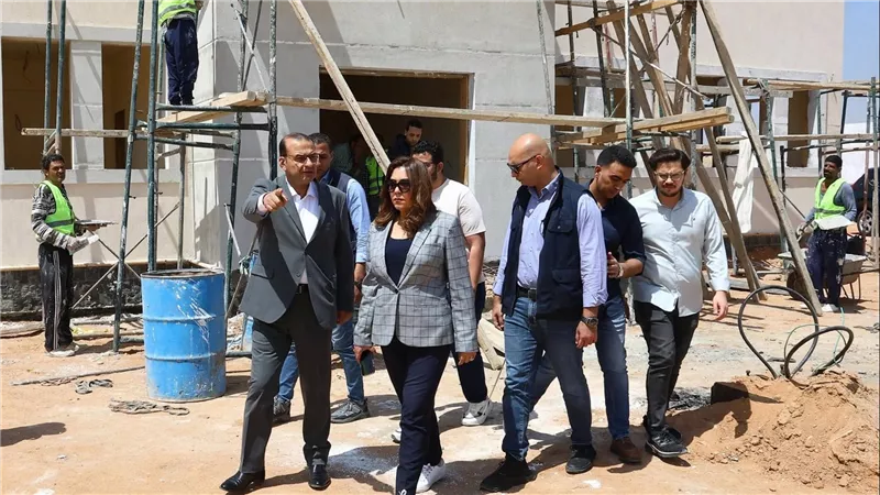 وزيرة التنمية المحلية والبيئة: إنجاز 80% من مشروع وحدة احتجاز المضبوطات بالخانكة والانتهاء منه نهاية يونيو