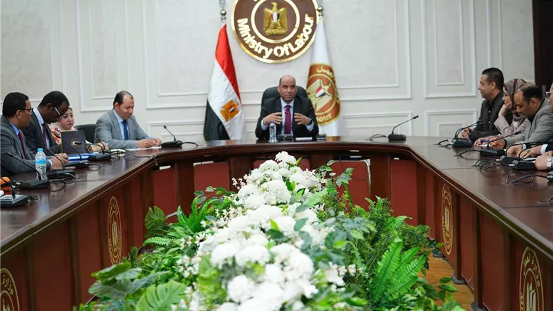 وزير العمل لقيادات 