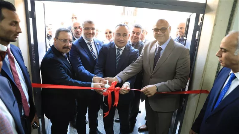 وزير التعليم العالي يفتتح مشروعات صحية بجامعة الإسكندرية بـ632 مليون جنيه لتعزيز الخدمات الطبية