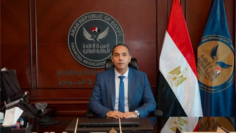رئيس الوزراء يضم رئيس الهيئة العامة للرقابة المالية إلى مجلس إدارة هيئة الاستثمار لتعزيز التنسيق الاقتصادي