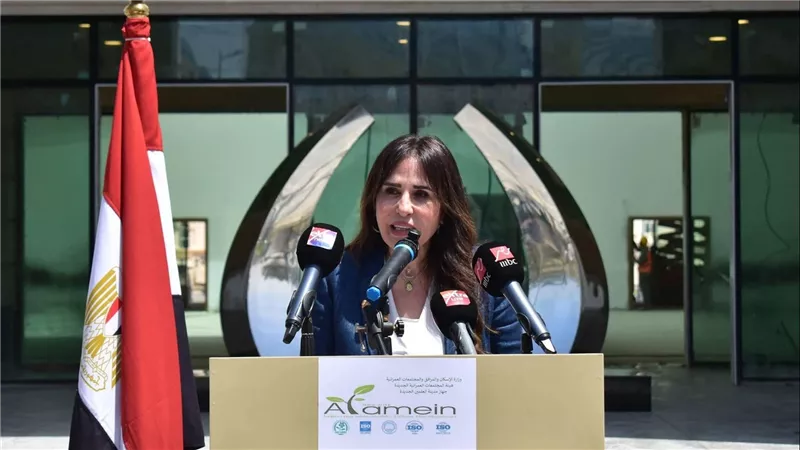 وزيرة الإسكان: العلمين الجديدة مدينة متكاملة وليست مصيفًا موسميًا