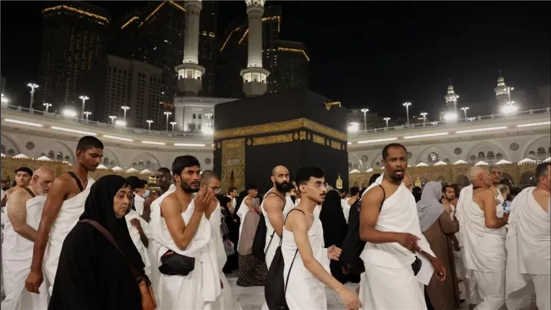 التضامن الاجتماعي تواصل تفويج حجاج الجمعيات الأهلية إلى الأراضي المقدسة