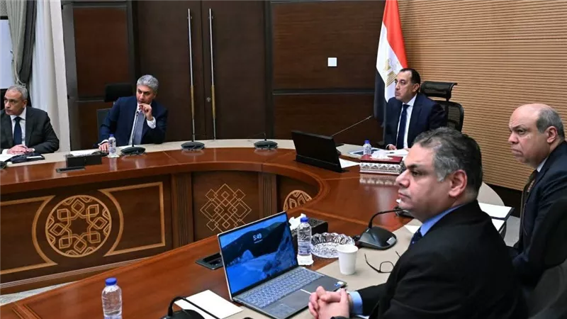 مدبولي يتابع إجراءات دعم السياحة وتحفيز حركة الطيران لمواجهة تحديات ارتفاع أسعار الطاقة