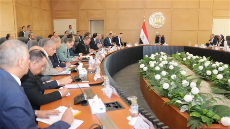 وزير الكهرباء يوجه برفع درجة الاستعداد لتأمين الشبكة الموحدة واستقرار التغذية خلال الصيف