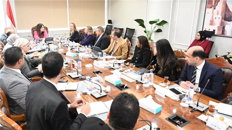 وزيرة الإسكان تبحث مع وفد البنك الدولي تعزيز التعاون ومتابعة ملفات العمل المشتركة
