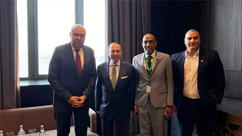 وزير الطيران المدني يشارك بمنتدى الهيدروجين الأخضر 2026 لتعزيز الطيران المستدام