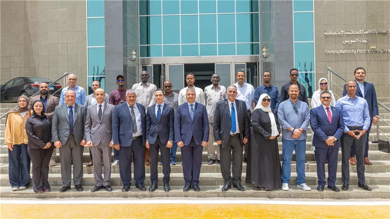 ​اقتصادية قناة السويس تبحث تعزيز الأمن البحري مع وفد إقليمي بالسخنة