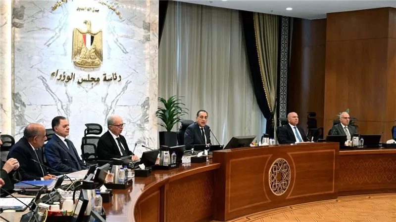 مجلس الوزراء يُوافق على استمرار تطبيق نظام العمل عن بُعد يوم الأحد من كل أسبوع خلال شهر يونيو