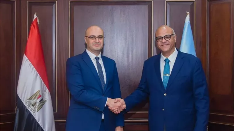 محافظ الإسكندرية والجهاز القومي لتنظيم الاتصالات يوقعان بروتوكول تطوير الشبكات