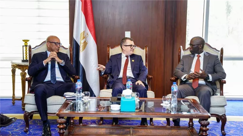 التخطيط و«IFC» يبحثان تفعيل ضمان تمويل مشروعات البنية التحتية