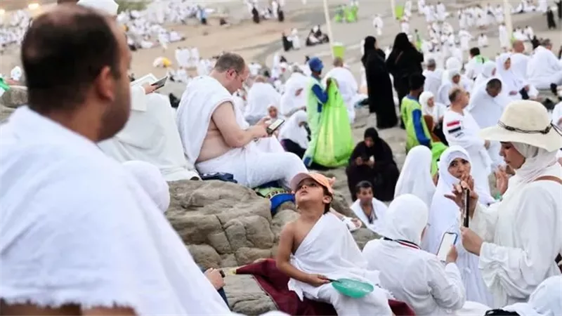 وزارة السياحة والآثار: وصول جميع حجاج السياحة لهذا الموسم إلى الأراضي المقدسة بإجمالي 40,713 حاجاً