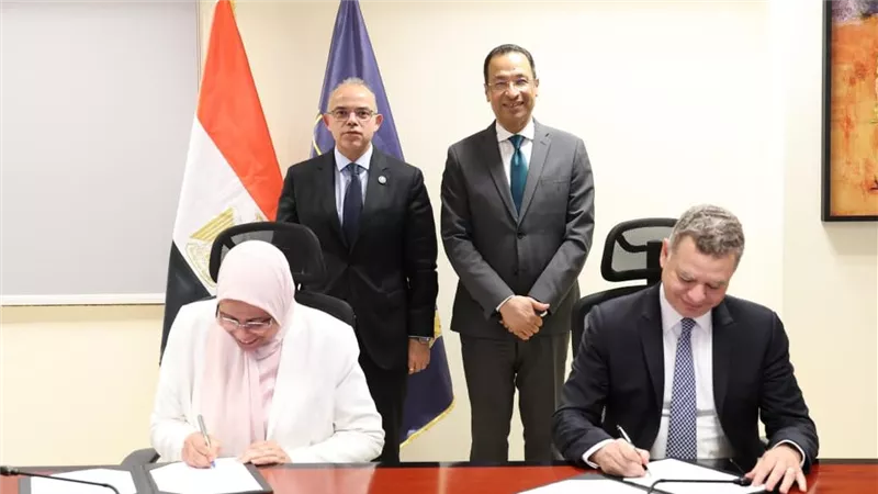 وزيرا الاتصالات والاستثمار يشهدان توقيع بروتوكول تعاون لضم شركات تصميم الإلكترونيات وأشباه الموصلات إلى برنامج تنمية الصادرات