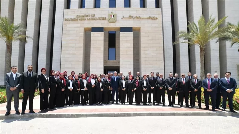  وزير السياحة والآثار يشهد إطلاق النسخة الأولى من البرنامج المتقدم في القيادة التنفيذية (AELP)