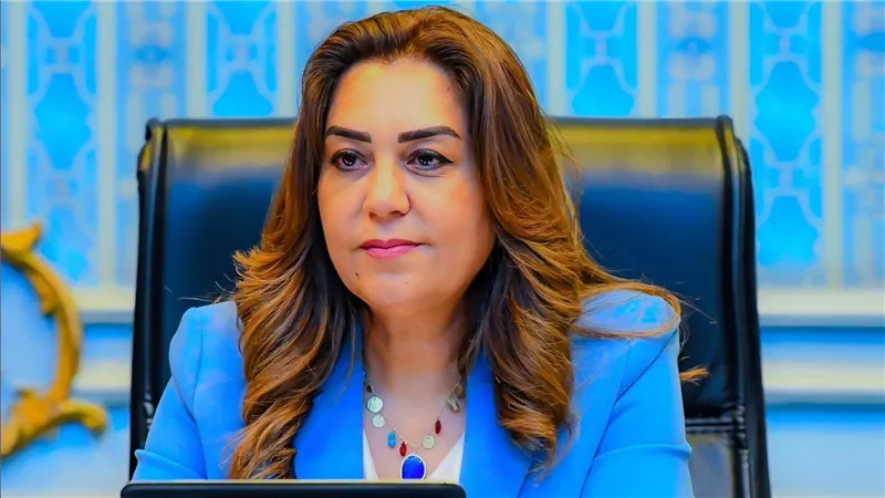 وزيرة التنمية المحلية تتابع مع المحافظين تطورات الوضع في المحافظات خلال أول أيام عيد الأضحى المبارك