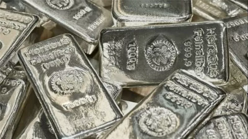 تراجع الفضة في مصر.. الدولار القوي والسياسة النقدية المتشددة يضغطان على الأسعار