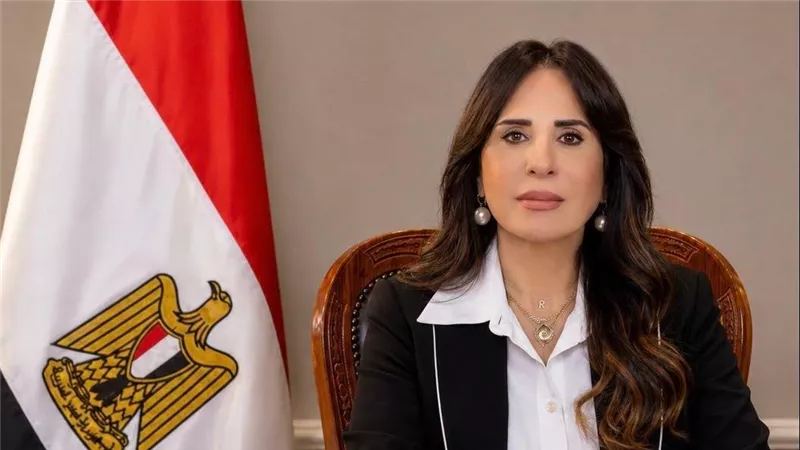 الإسكان تتابع تطوير البنية التحتية بالمناطق الصناعية بالسادات والسويس
