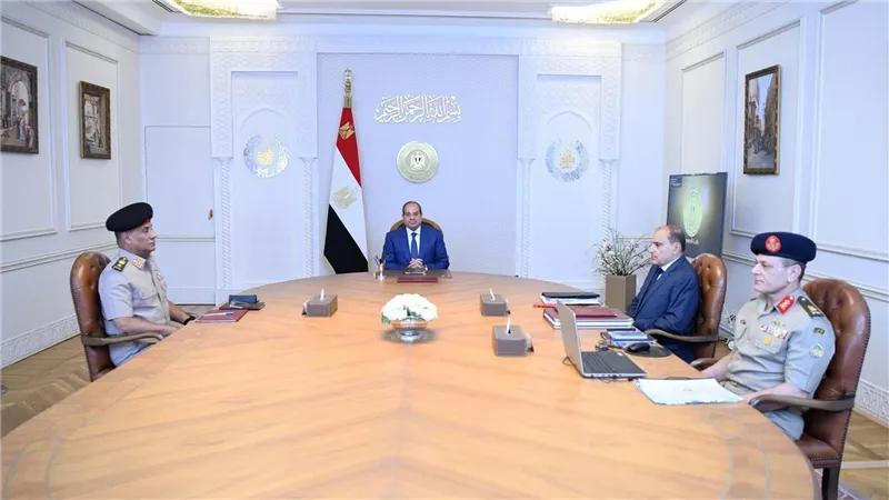 الرئيس السيسي يوجه بسرعة تنفيذ المشروعات القومية وفق أعلى معايير الكفاءة الفنية