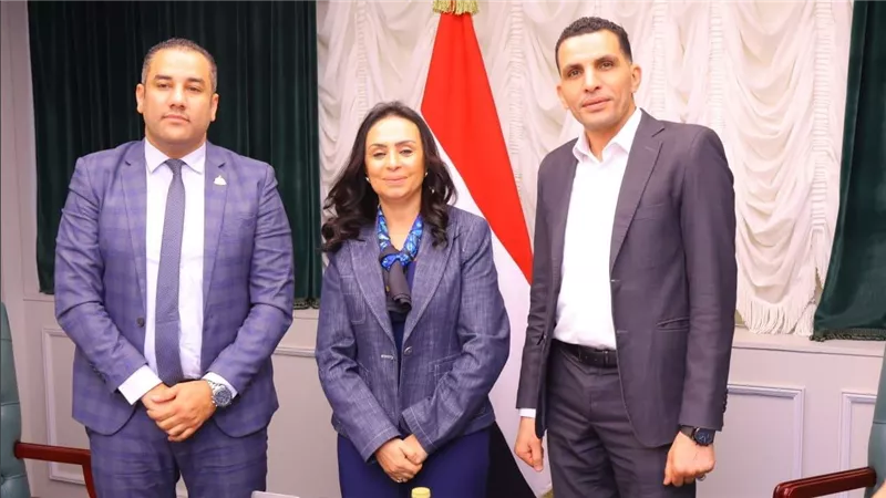 وزيرة التضامن تبحث مطالب المواطنين مع أعضاء البرلمان