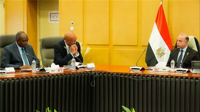 وزير الاستثمار يبحث مع التمويل الدولية تطوير بيئة الأعمال والتحول الرقمي