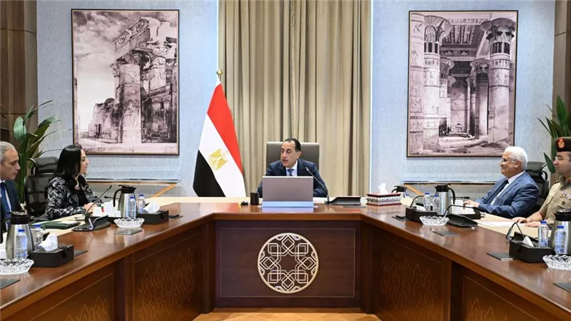 رئيس الوزراء يتابع تطوير منظومة التأمينات الاجتماعية والمعاشات