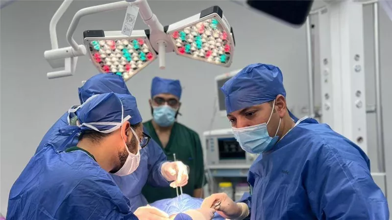 هيئة الرعاية الصحية تعلن نجاح أول قائمة جراحات أورام دقيقة ومتقدمة باستخدام المنظار الجراحي
