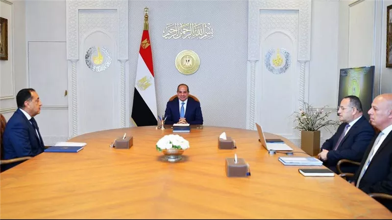 السيسي يوجه بتحويل مصر إلى مركز إقليمي للتعليم العالي وربط البحث العلمي بالصناعة