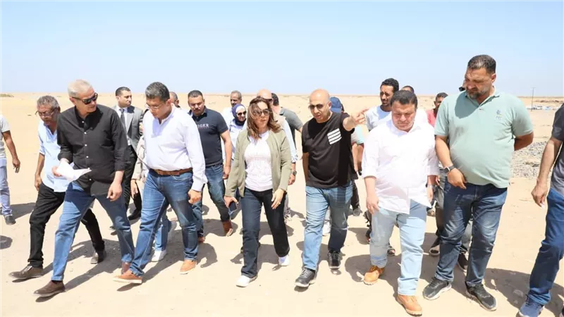 وزيرة التنمية المحلية والبيئة تتفقد مشروعات مخلفات البحر الأحمر