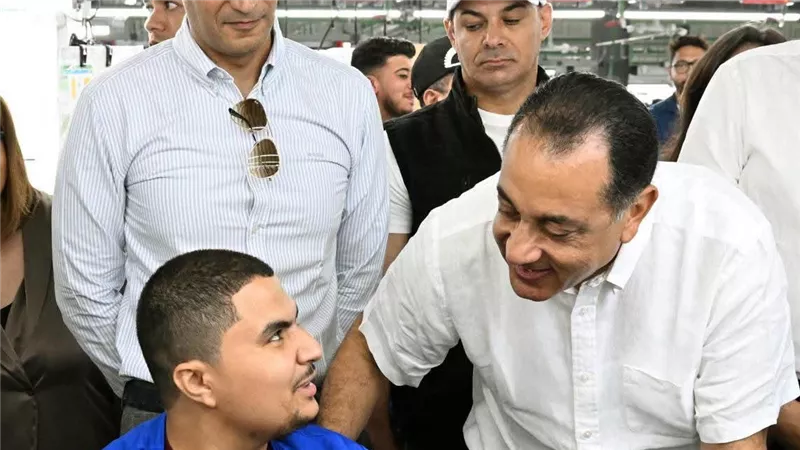 رئيس الوزراء يفتتح التوسعات الجديدة بمشروع 
