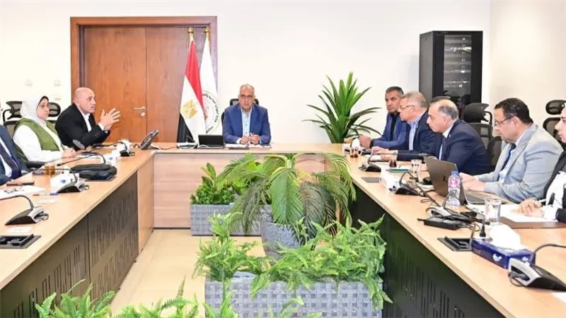 وزير الري: تأهيل آلاف المنشآت المائية لتعزيز كفاءة الإدارة المائية