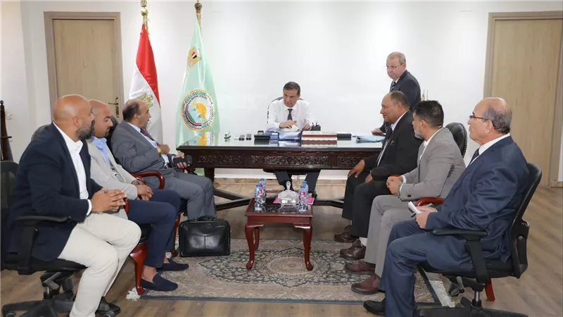 وزير الزراعة يبحث دعم منتجي بيض المائدة وتعزيز القيمة المضافة