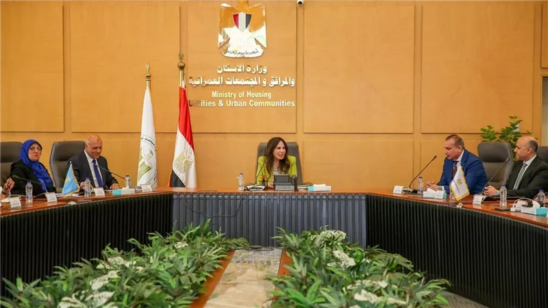 وزيرة الإسكان تتابع مشروعات مياه الشرب والصرف بالقليوبية والعبور