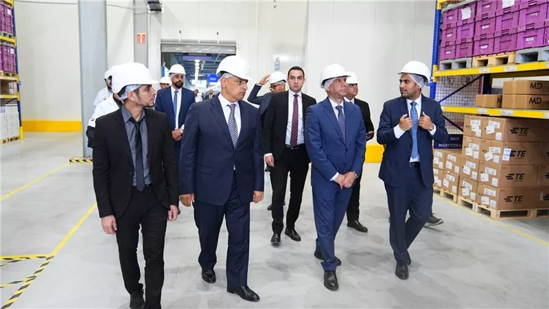 وزير العمل يتفقد مصنع ليوني ببدر ويبحث التوسع والتشغيل وفرص العمل