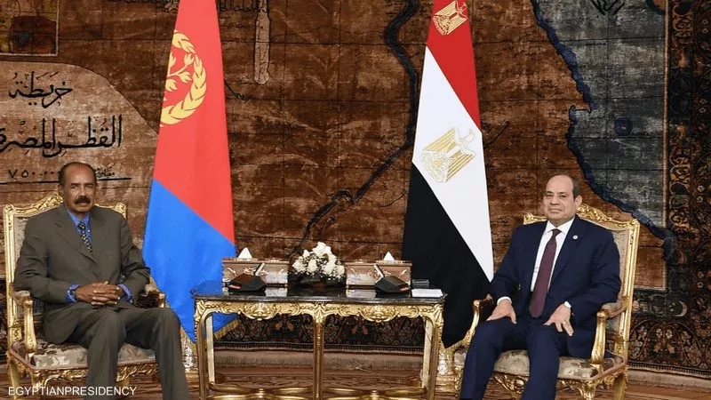 السيسي وأفورقي يؤكدان تعزيز التعاون الثنائي والتنسيق بشأن أمن البحر الأحمر واستقرار القرن الأفريقي