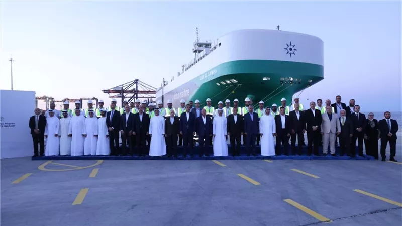 وزير النقل يشهد التشغيل التجريبي لمحطة سفاجا متعددة الأغراض الجديدة