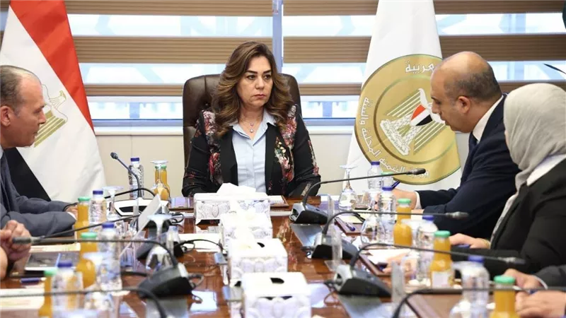 وزيرة التنمية المحلية والبيئة تتابع تنفيذ مشروع مصرف كيتشنر بالمحافظات الثلاث المعنية