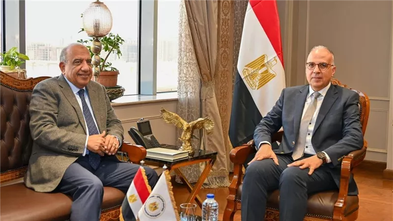 الري والكهرباء تبحثان التوسع بالطاقة الشمسية لدعم التحول الأخضر والاستدامة الوطنية