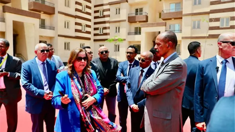 الرئيس الإريتري يشيد بمبادرة سكن لكل المصريين خلال زيارته حدائق العاصمة