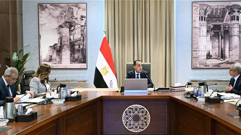 رئيس الوزراء يستعرض الموقف التنفيذي للمشروعات الخدمية والتنموية في محافظة بني سويف