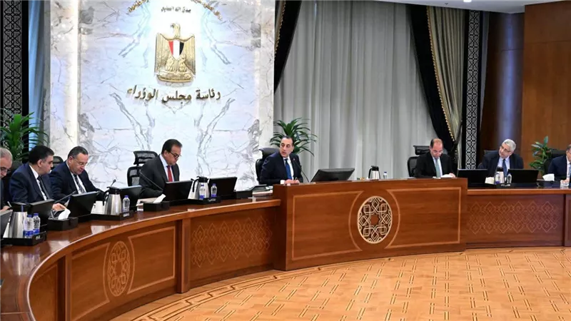 مدبولي: متابعة مستمرة لمخزون الأدوية وانتظام سداد مستحقات الشركات لضمان توافر العلاج