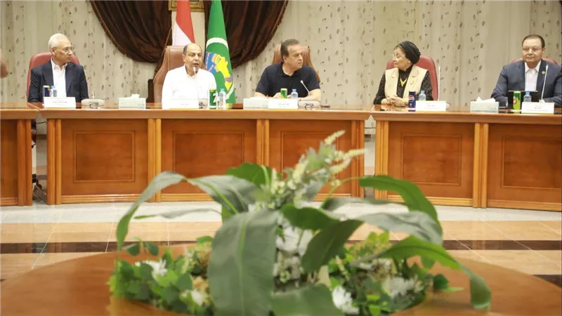 عبد الغفار يتابع جاهزية تطبيق التأمين الصحي الشامل بالمنيا رسمياً