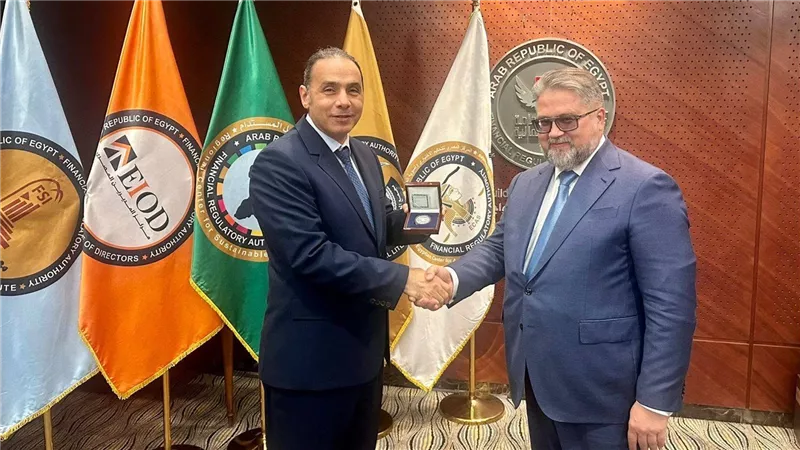رئيس هيئة الرقابة المالية يبحث مع نائب محافظ البنك المركزي الروسي سبل التعاون في قطاع التأمين