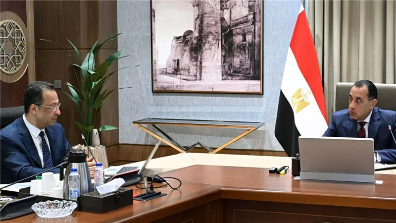 مدبولي ووزير الاتصالات يستعرضان خطة رفع صادرات التعهيد إلى 6 مليارات دولار