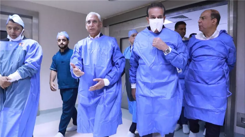 وزير الصحة يتفقد مستشفي الكبد والجهاز الهضمي والثلاثي الجامعيين بمحافظة المنيا