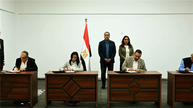 رئيس الوزراء يشهد مراسم توقيع مذكرة تفاهم بشأن مشروع توثيق التراث بمدينة رشيد