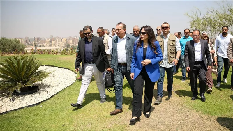 وزيرة الإسكان تتفقد مشروع حدائق تلال الفسطاط وتوجه بتسريع التنفيذ