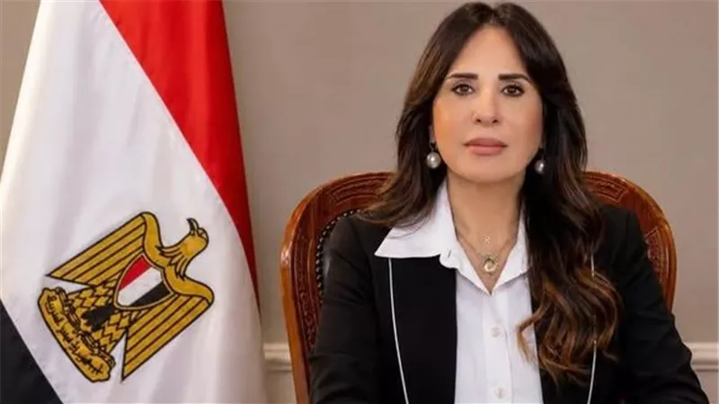 وزيرة الإسكان تتابع توفيق أوضاع الأراضي المضافة بالعبور الجديدة والشروق